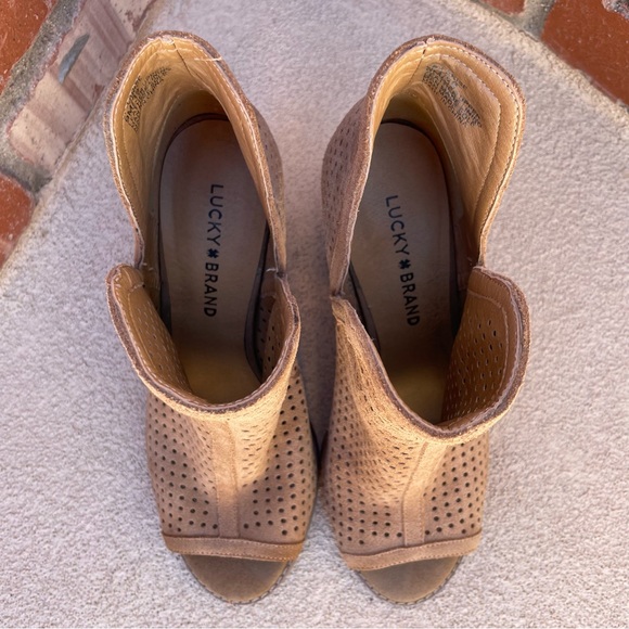 Lucky Brand Larise Perforated Suede Peep Toe Stacked Heel Ankle Boot in Sesame - Picture 8 of 11